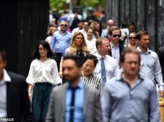 Proprietários de imóveis australianos se preparam para aumento das taxas após resultados surpreendentes do PIB pressionarem o Reserve Bank
