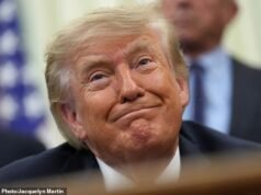 A nova moeda de ouro de US$ 1 de Trump quebrou a internet com a revelação do valor impressionante