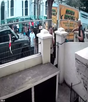 111002947-16098857-CCTV_footage_captured_in_Notting_Hill_during_the_carnival_shows_-a-23_17884276354.avif