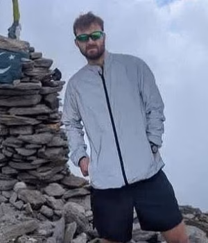 111007581-16099903-Alexander_Harris_pictured_trekked_up_the_13_000ft_4_000m_Musa_Ka-a-44_17883768208.avif