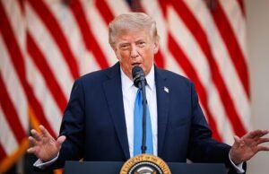 Trump prometeu ajudar os republicanos na campanha para as eleições intercalares, ao mesmo tempo que instava os candidatos a concorrerem à Casa Branca.