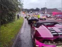 A polícia apreendeu cinco Lamborghinis e um Mercedes G-Wagon depois de parar um comboio de supercarros que “usava a rodovia como pista de corrida”.