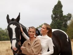 As sobrinhas gêmeas da princesa Diana, Lady Amelia e Lady Eliza Spencer, mostram seus elegantes estilos de outono para o lançamento da coleção Equestrian Grace da marca Marc Cain