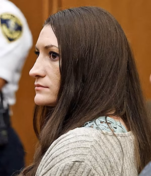 111039627-16103719-The_Lindsay_Clancy_jury_has_deliberated_for_35_hours_to_determin-a-10_17884687467.avif