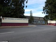 Pais indignados depois que funcionário da igreja sugere que estudantes gays acusados poderiam enfrentar o inferno