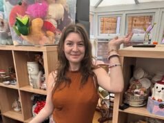 A mãe, de 32 anos, com uma dívida de £ 23.000, revelou como ela pagou £ 19.000 em apenas cinco meses, vendendo centenas de utensílios domésticos no Vintage e no eBay.