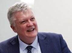 Economista-chefe do BoE pede aumento da taxa de juros agora, à medida que a inflação aumenta com a guerra no Irã. Os britânicos se preparam para a dor