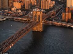 NYPD esfaqueia ponte do Brooklyn lotada de turistas dias depois de mulher enlouquecida matar estranho na Times Square