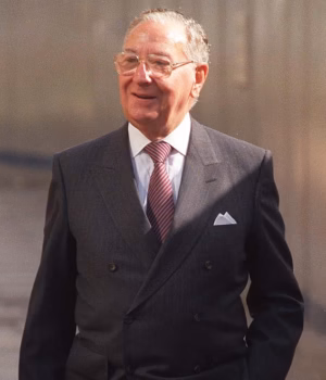 111061189-16106363-Late_clothing_retailer_turned_financier_Jack_formerly_Sir_Jack_L-a-4_178854964744.avif