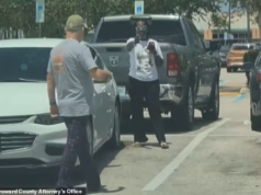 Mulher da Flórida que atirou e matou um homem durante uma disputa por uma vaga de estacionamento do Walmart não enfrentará acusações, dizem os promotores