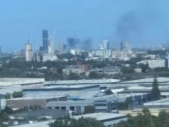 Incêndio perto da estação Paddington, em Londres, causa caos: trens do aeroporto de Heathrow estão entre os serviços cancelados e atrasados