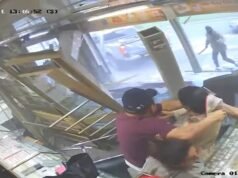 Uma invasão 4×4 com clientes dentro da Moment Jewellers – antes de o proprietário fugir da gangue mascarada de mãos vazias com um bastão.