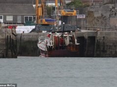 Corpos de pescadores desaparecidos encontrados após barco virar no Canal da Mancha