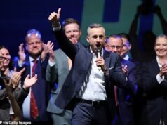 Elon Musk e a extrema direita da Europa elogiam a vitória “histórica” da AfD nas eleições no estado alemão, enquanto o líder prevê que a chanceler Merkel cairá até o Natal