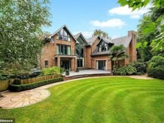 A lenda do críquete da Inglaterra, Andrew Flintoff, colocou sua impressionante mansão em Cheshire – completa com seu próprio cinema, piscina e sala de jogos – no mercado por £ 6,75 milhões, quatro anos após seu acidente de carro no Top Gear.