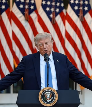 111100285-16111701-President_Donald_Trump_stoked_controversy_on_Sunday_evening_by_s-a-5_178879585993.avif