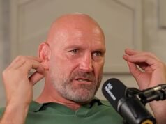 A lenda do rugby inglês, Lawrence Dallaglio, revelou que estava em terapia depois de ser consumido pela ‘autopiedade’ após o colapso de seu casamento, que o deixou à falência.
