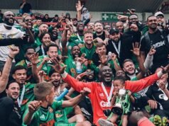 Seja um par de mãos seguro! O goleiro do time londrino fora da liga será o rei de Uganda