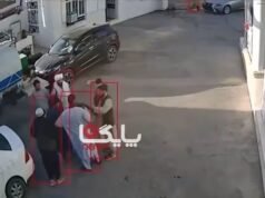 Momentos depois, a polícia talibã amarrou as mãos do homem atrás das costas e matou-o a tiros na rua.