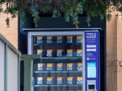 Máquina de venda automática estranha em Melbourne que distribui medicamentos anti-overdose provoca indignação