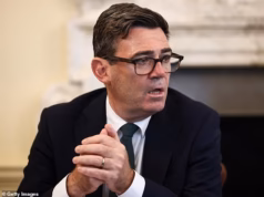 Se eles quiserem pegar, nós os levaremos! As Maldivas exigem negociações sobre as Ilhas Chagos com Andy Burnham enquanto a pequena nação renova a reivindicação de soberania em meio à paralisação na transferência de mão de obra para as Maurícias