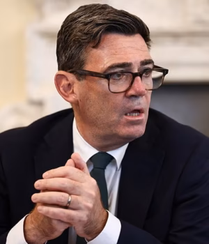 111116719-16114285-The_Maldives_today_demanded_talks_with_Andy_Burnham_over_the_fut-m-10_17888719969.avif