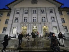 Os pais passaram 599 dias na prisão depois que a filha adolescente admitiu ter mentido em um tribunal suíço por ter abusado sexualmente dela