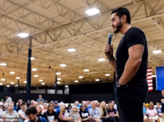 Os eleitores judeus migram para os principais democratas à medida que as preocupações com o anti-semitismo se tornam o principal ponto de conflito na importante corrida para o Senado