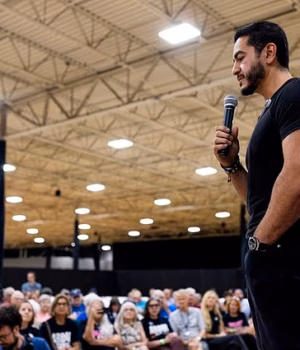 111120103-16114523-Democratic_candidate_for_US_Senate_Abdul_El_Sayed_is_facing_toug-a-10_17888825760.avif