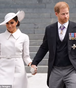 111128869-16115847-Prince_Harry_and_Meghan_Markle_pictured_in_2022_hit_out_King_Cha-a-2_178890694248.avif