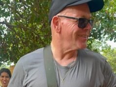 Protestos depois que um australiano espancou um cachorrinho até a morte – antes de comer – noiva local em uma ilha perto de Bali durante as festividades de casamento: ele reage quando o vídeo explode na Internet