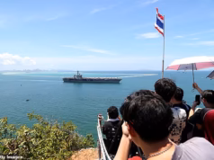 Marinha revela lições aprendidas com os brutais 200 dias do USS Abraham Lincoln no campo de batalha enquanto o próximo porta-aviões se prepara para entrar em guerra no Irã
