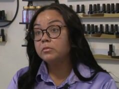 Mãe descreve a provação infernal de sua própria filha, de 21 anos, depois que ela foi esfaqueada várias vezes em Chick-fil-A e teve permissão para sair sob fiança