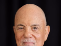 Billy Joel, 77 anos, revela que passou por uma cirurgia no cérebro após ser diagnosticado com uma doença rara: ‘Ainda estou aqui’