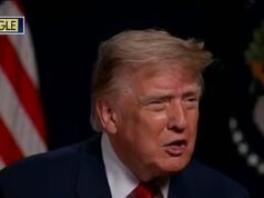 A estrela do Moment Fox News, Laura Ingraham, lubrificou Trump com seu cheque de US $ 5 mil para os americanos