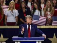 Momento incrível: Trump lidera a torcida em juramento de lealdade a ele em discurso na convenção… enquanto ele diz que os americanos irão para o inferno se não votarem nos republicanos