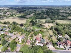 Aldeia engolirá 5.900 novas casas: Fúria sobre os planos de um enorme conjunto habitacional em South Downs para ‘fundir’ uma pequena comunidade com cidades vizinhas