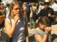 O vídeo ressuscitado mostra o momento em que as meninas perdidas no 11 de setembro vagaram pelas ruas de Manhattan até o pai, um trabalhador das Torres Gêmeas.