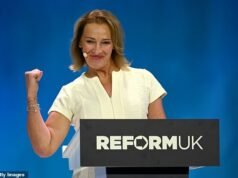 Sarah Pochin, da Reforma, revelou que todos os deputados do seu partido têm segurança 24 horas por dia depois da morte de Anne Widdecombe – e diz que os seus filhos imploraram que ela deixasse a política