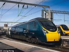 A linha ferroviária de longa distância mais movimentada do Reino Unido corta trens no Natal ‘para salvar os contribuintes’ – mas a rota número 10 do Norte de Andy Burnham evita o machado’