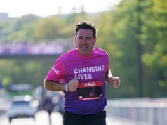 Concorrendo ao cargo: Andy Burnham se junta à Great North Run ao se tornar o primeiro PM em serviço a participar