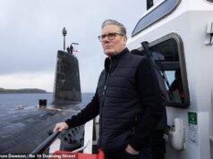 Os trabalhistas não encomendarão novos submarinos nucleares para a Marinha Real até 2028, admite Wes Streeting