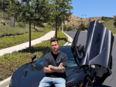 O supercarro da McLaren estava em alta velocidade quando bateu em uma árvore antes de se dividir em dois nos destroços em chamas que mataram a garota do calendário do Hooters.