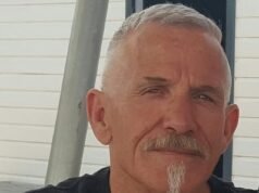 Motociclista morto após buraco identificado como piloto experiente enquanto moradores locais destroem as condições da estrada: ‘desrespeito’