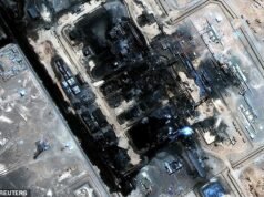 Os temores sobre a oferta global de petróleo aumentam e os preços sobem à medida que imagens de satélite revelam a extensão dos danos ao principal oleoduto saudita após ataque de drones