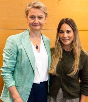 111233755-16129493-Yvette_Cooper_recently_met_with_Louise_Thompson_who_starred_in_r-a-20_17893800466.avif