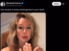 A fraudadora Elizabeth Holmes posta uma selfie com um beijo on-line antes do documentário secreto … apesar de estar atrás das grades