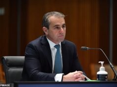 Milhares de funcionários ‘com dificuldades’ do Commonwealth Bank por causa de um pequeno aumento salarial depois que o CEO embolsou US $ 9 milhões e aplaudiu o ano recorde