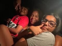 Uma mãe de quatro filhos lutou por sua vida depois que o motorista a derrubou da bicicleta enquanto a família procurava o culpado