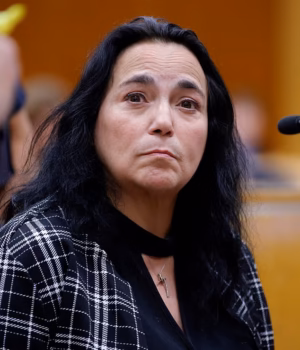 111269421-16132811-Lori_Jakubowski_55_faces_several_charges_after_she_was_accused_o-a-12_17894977070.avif